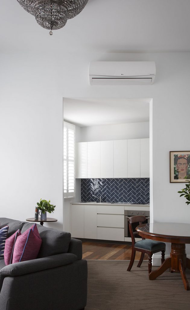 2_Room-12_LolaApartment_MA019-1